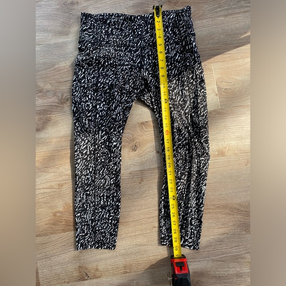Lululemon Fast and Free High Rise Crop 23" in Speckle Trail Black Multi Size 10 - Picture 12 of 13